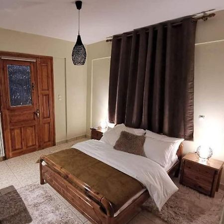 Keramidaki Mini Suites 4 Kalavryta Ngoại thất bức ảnh