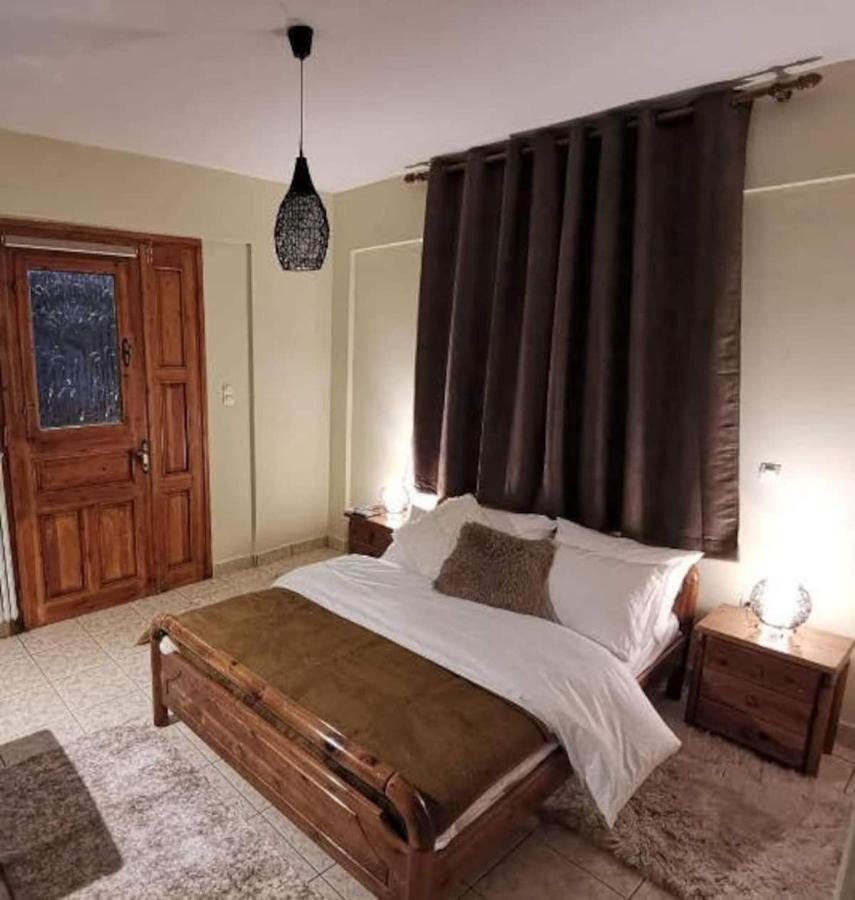 Keramidaki Mini Suites 4 Kalavryta Ngoại thất bức ảnh